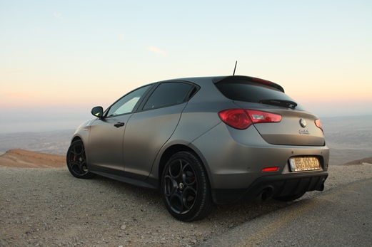 אלפא רומיאו ג'ולייטה תלתן ירוק